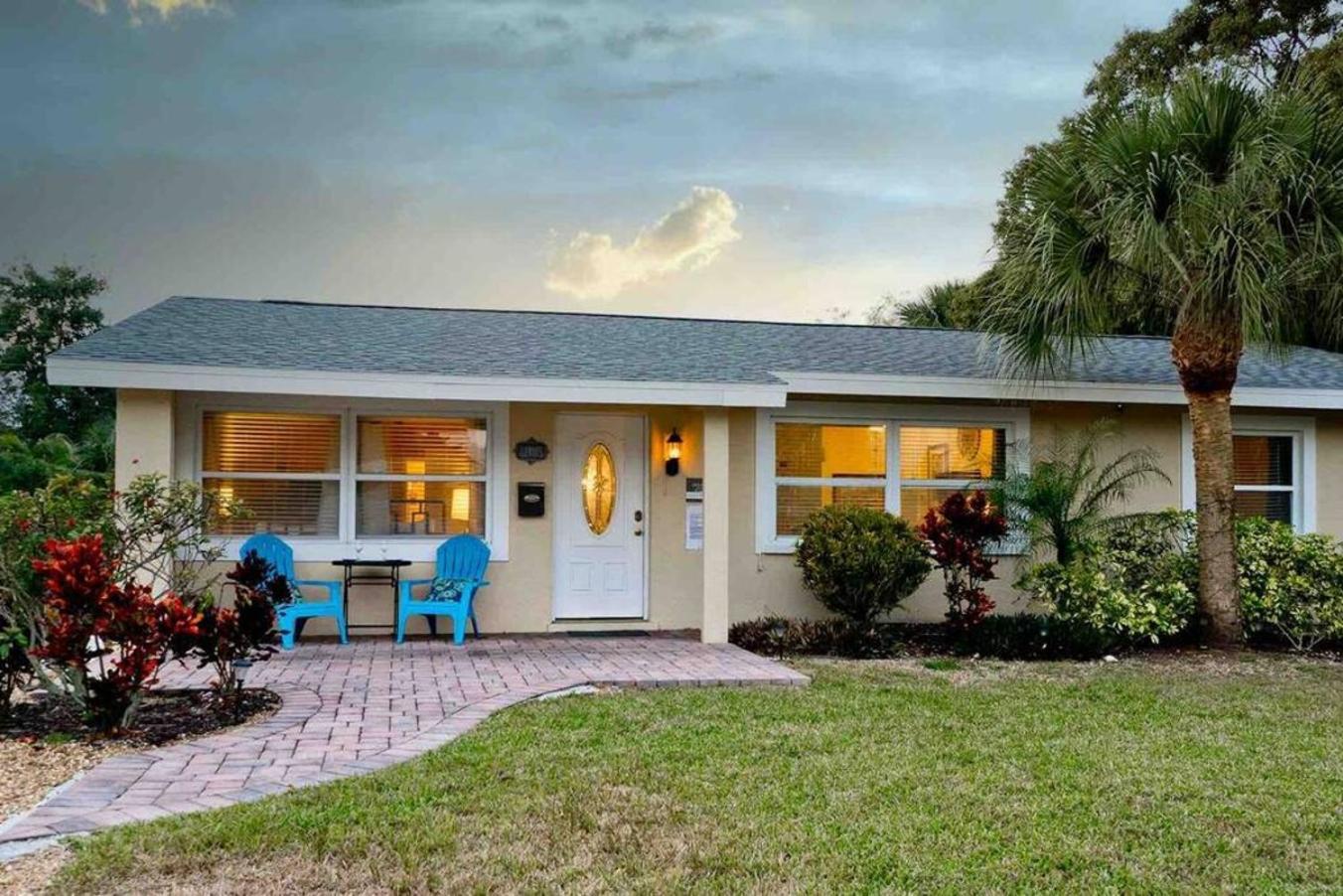 Great Shape After Milton-Pool Home Wows! Po Venice Exterior foto